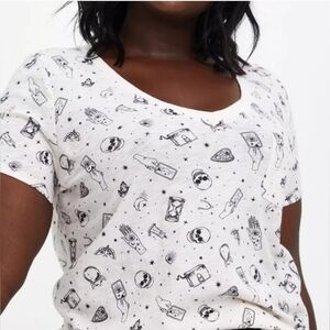 Torrid 1 Pocket Slub V Neck Short Sleeve T-Shirt Pearl Mystic Tarrot Print